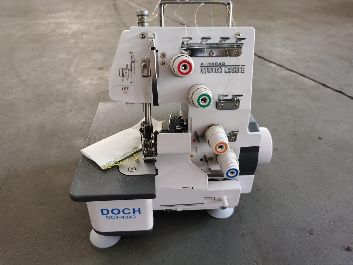 DOCH OVERLOCK MACHINE