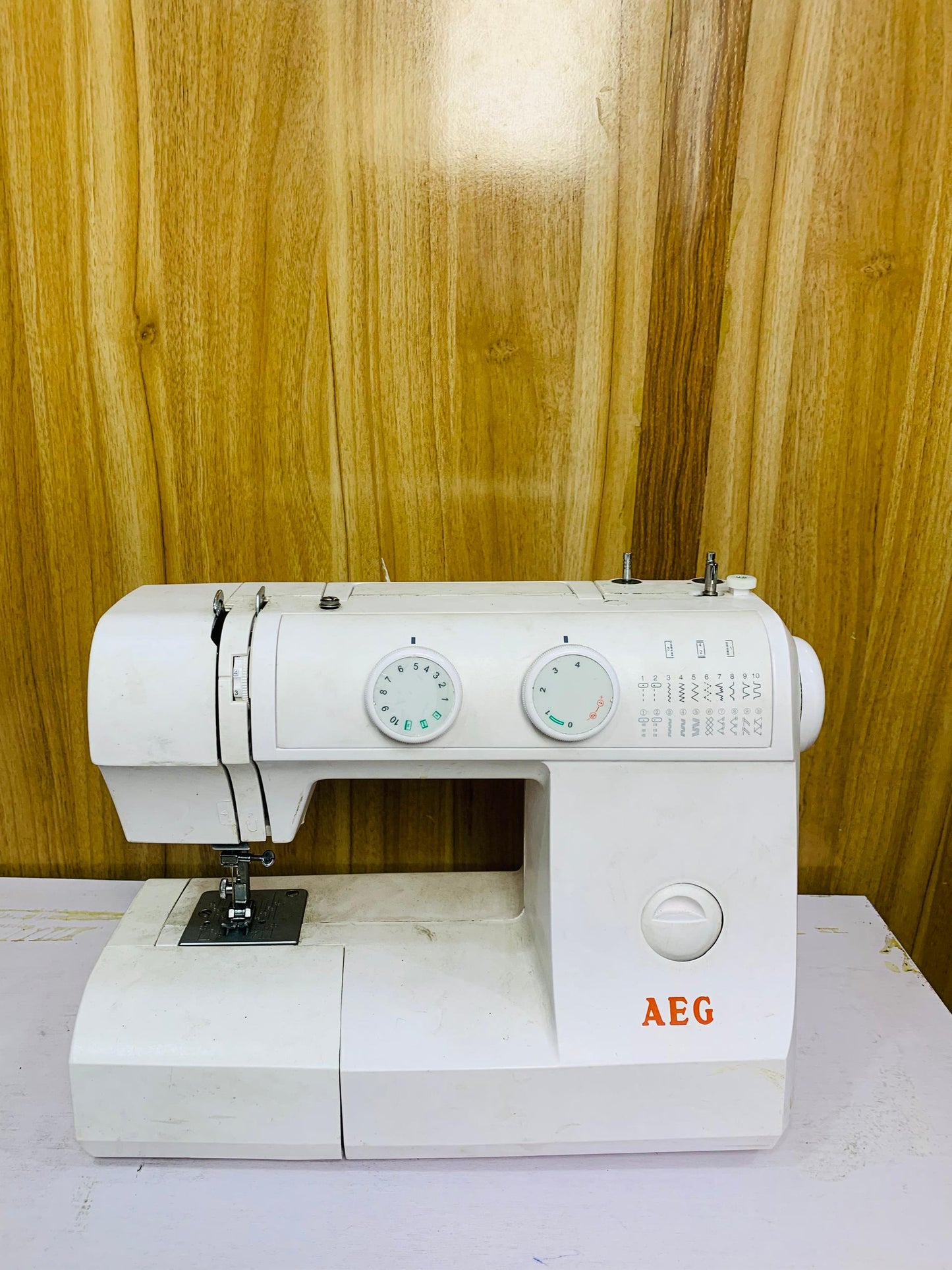 AEG Electric Sewing Machine